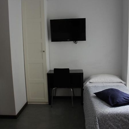 Hostal Cibeles Madrid Esterno foto