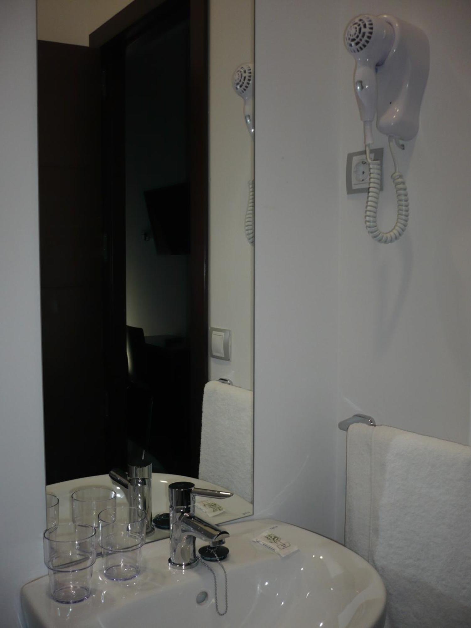 Hostal Cibeles Madrid Esterno foto